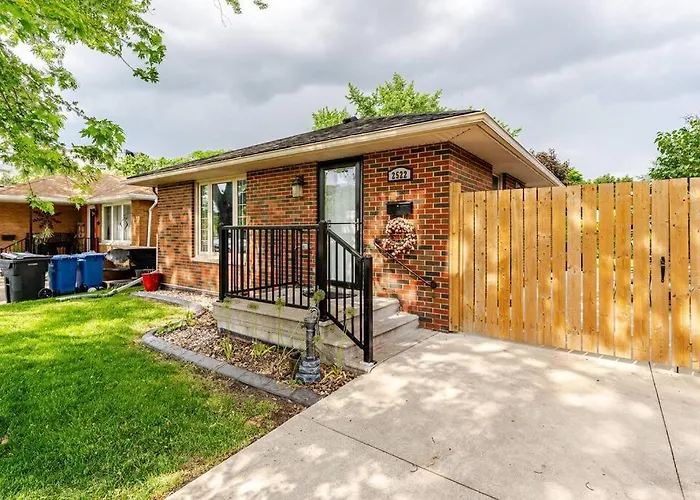 Full House - 5 Bed, 2 Bath