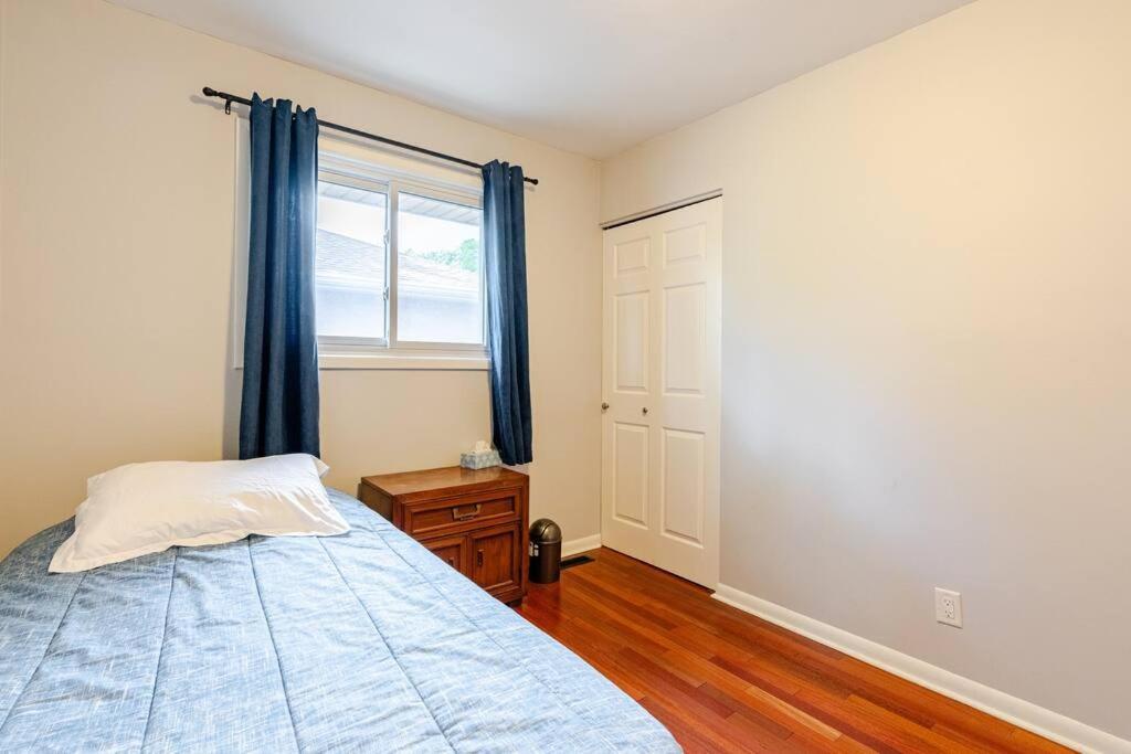 Full House - 5 Bed, 2 Bath *