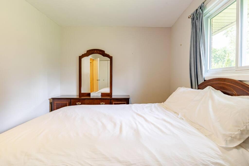 Full House - 5 Bed, 2 Bath Windsor